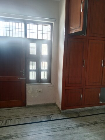 Room in 3 BHK Builder Floor at Huda – for Rent