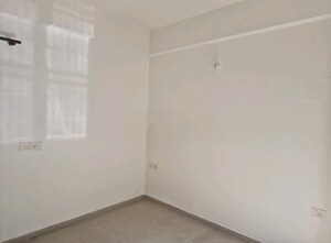 Room in 2 BHK Apartment at Homes 121, Sector 121 – for Sale