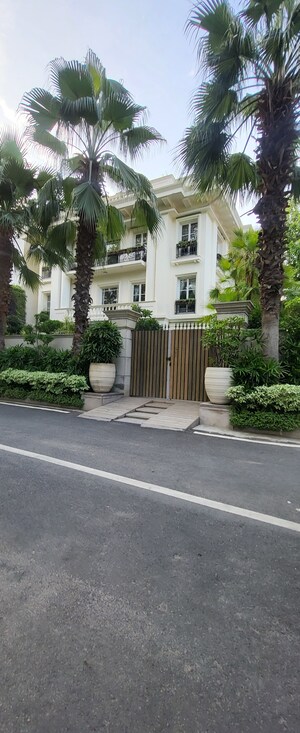 Balcony in 6 BHK Villa at Anjali Vihar, Loni Dehat – for Sale