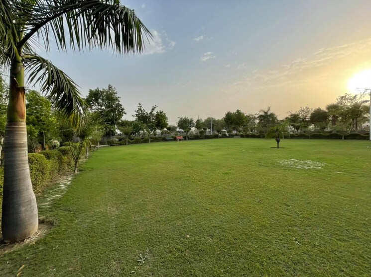 Garden, zestha-bhagirath-vihar-residency  200 Sq.Yd. Plot In Sector 27 Yamuna Expressway Greater Noida 8858631