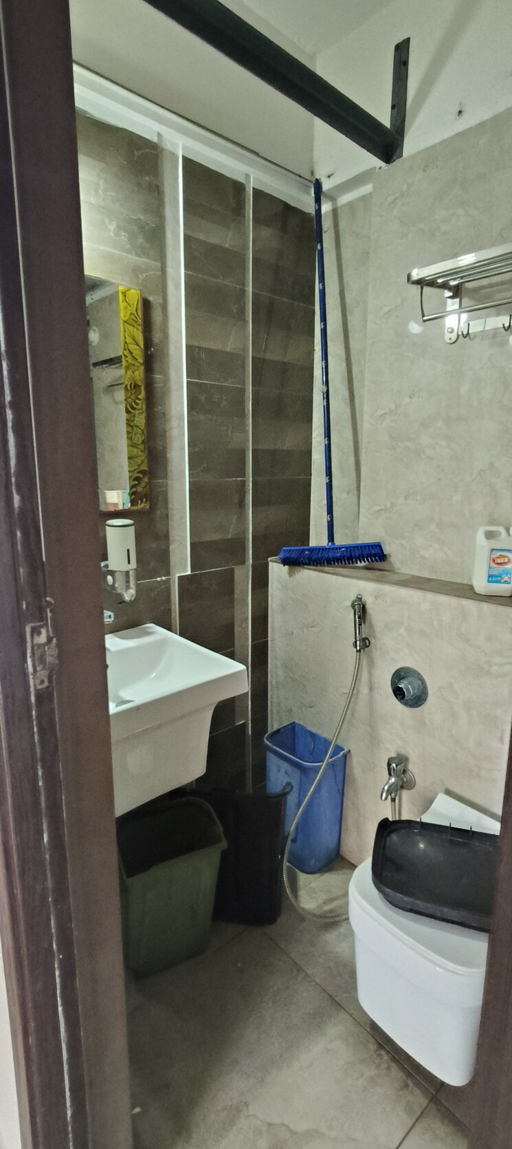 Bathroom, triveni-majesta 3 Bedroom 1550 Sq.Ft. Apartment In Kalyan West Thane 8858653