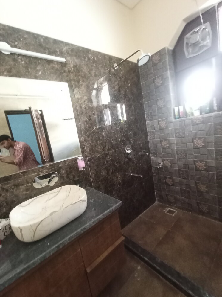 Bathroom, sector 17 2 Bedroom 2200 Sq.Ft. Independent House In Sector 17 Panchkula 8858699