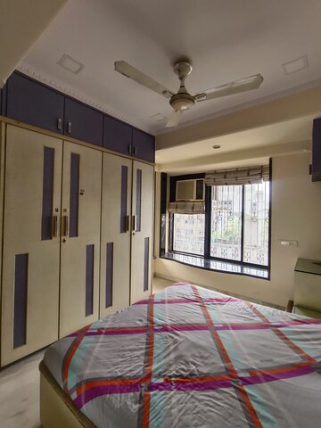 Bedroom in 3 BHK Apartment at Gold Mist, Vile Parle West – for Rent