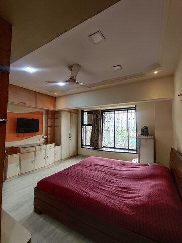 Bedroom in 3 BHK Apartment at Gold Mist, Vile Parle West – for Rent