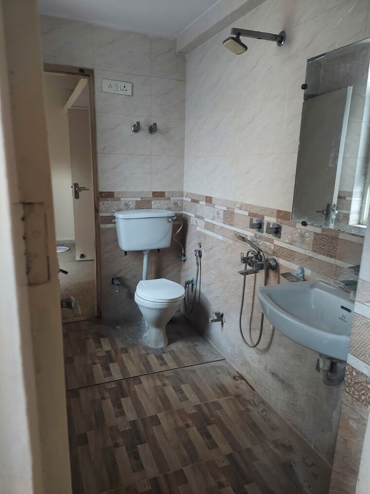 Bathroom, ip extension 3 Bedroom 1200 Sq.Ft. Apartment In Ip Extension Delhi 8858786