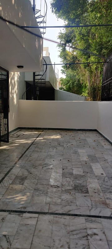 Balcony in 3 BHK Builder Floor at SS Mayfield Gardens, Sector 51 – for Rent