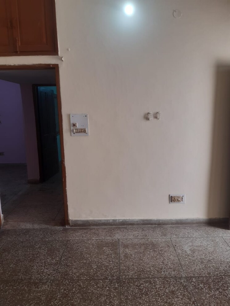 Room, mvl-ipark 2 Bedroom 200 Sq.Yd. Builder Floor In Sector 15 Gurgaon 8858801