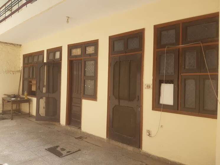 Room, mvl-ipark 2 Bedroom 200 Sq.Yd. Builder Floor In Sector 15 Gurgaon 8858801