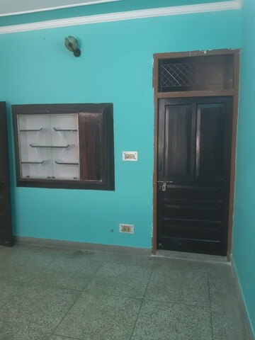 Room in 1 RK Builder Floor at Green View Apartment Sector 15A, Sector 15a – for Rent