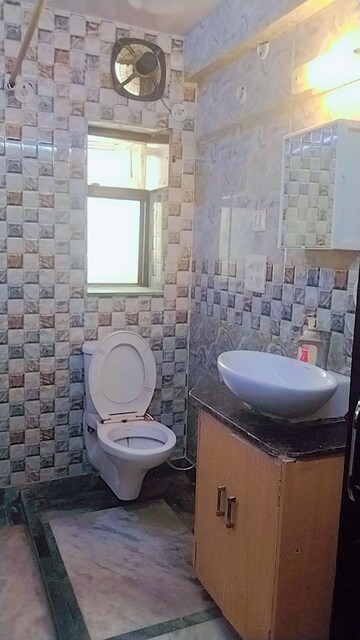 Bathroom in 1 RK Builder Floor at Green View Apartment Sector 15A, Sector 15a – for Rent
