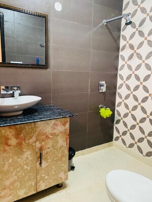 Bathroom in 4 BHK Villa at Unitech Nirvana Country Aspen Greens, Sector 50 – for Sale