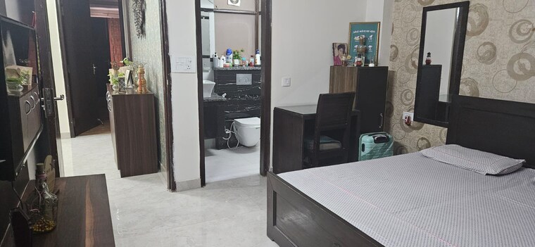 Master Bedroom, uppal-southend 5 Bedroom 733 Sq.Yd. Villa In Sector 49 Gurgaon 8858830