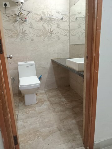 Bathroom in 1 BHK Apartment at Paramount Golfforeste, Zeta I Greater Noida – for Rent