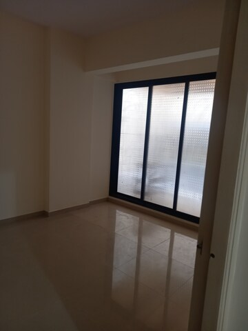 Room in 2 BHK Apartment at Gala One Panchpakhadi, Thane West – for Rent