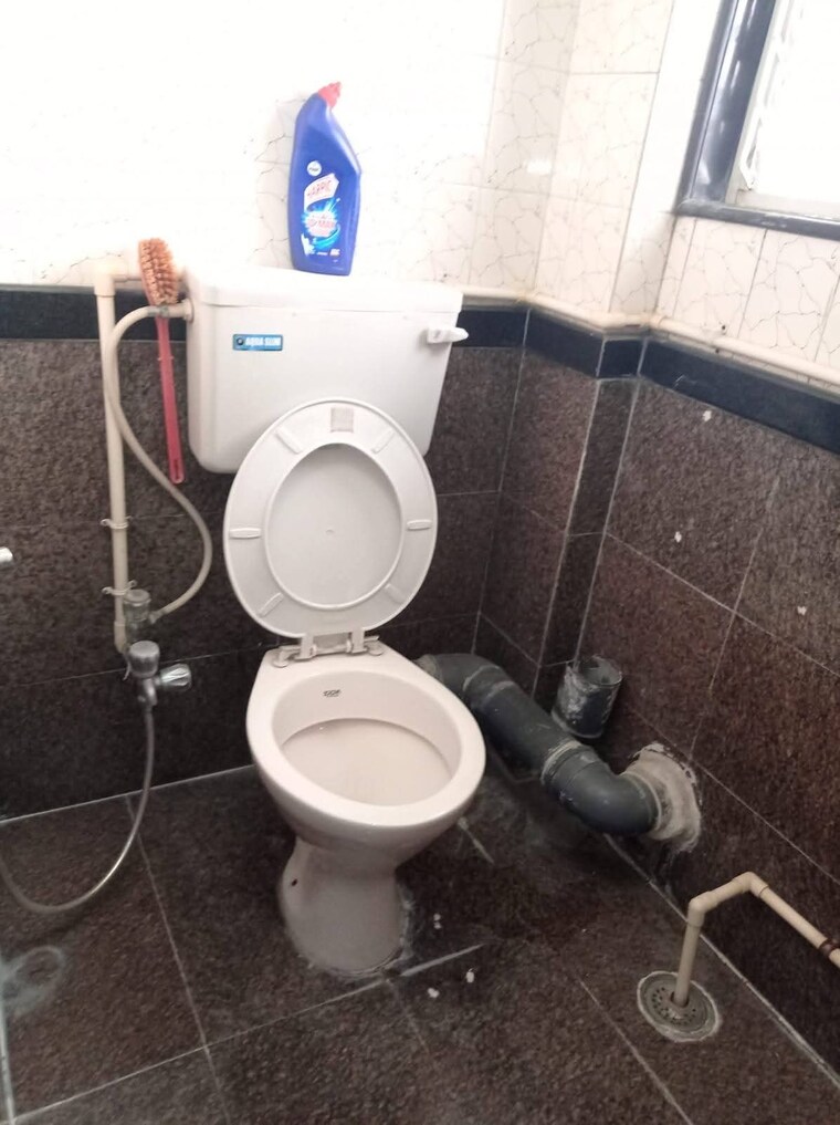 Bathroom, poonam-complex 1 Bedroom 565 Sq.Ft. Apartment In Kandivali East Mumbai 8858862