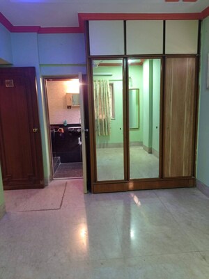 Room in 1 BHK Apartment at Poonam Complex, Kandivali East – for Sale