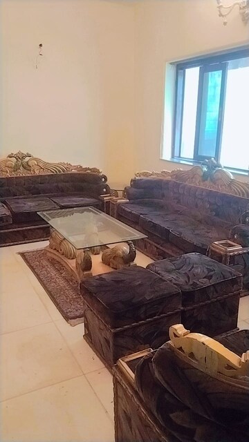 Living Room in 2 BHK Builder Floor at South Extension ii – for Rent
