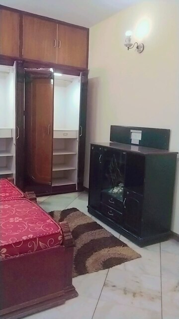 Living Room in 2 BHK Builder Floor at South Extension ii – for Rent