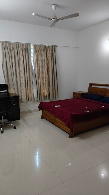 Bedroom in 4 BHK Apartment at Amanora Aspire Towerss, Hadapsar – for Rent