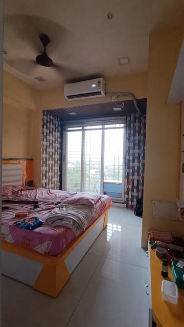 Bedroom in 3 BHK Apartment at Shree Samarth Heights, Ghansoli – for Rent
