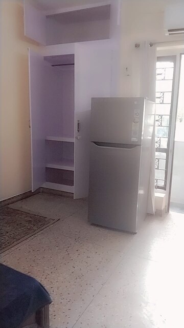 Room in 2 BHK Builder Floor at South Extension ii – for Rent