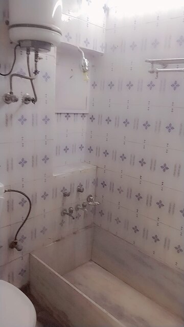 Bathroom in 2 BHK Builder Floor at South Extension ii – for Rent