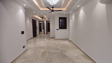 Room in 3 BHK Builder Floor at Saket – for Rent