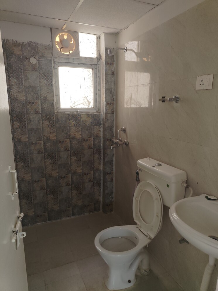 Bathroom, signature-the-millennia-2 2 Bedroom 686 Sq.Ft. Apartment In Sector 37d Gurgaon 8858986