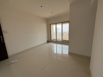 Room in 2 BHK Apartment at Sheth Irene, Malad West – for Rent