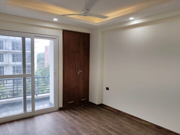 Room in 5 BHK Apartment at SS Linden, Sector 84 – for Rent