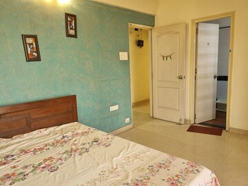 Bedroom in 3 BHK Apartment at Shikhar Kunj Malad, Malad East – for Rent