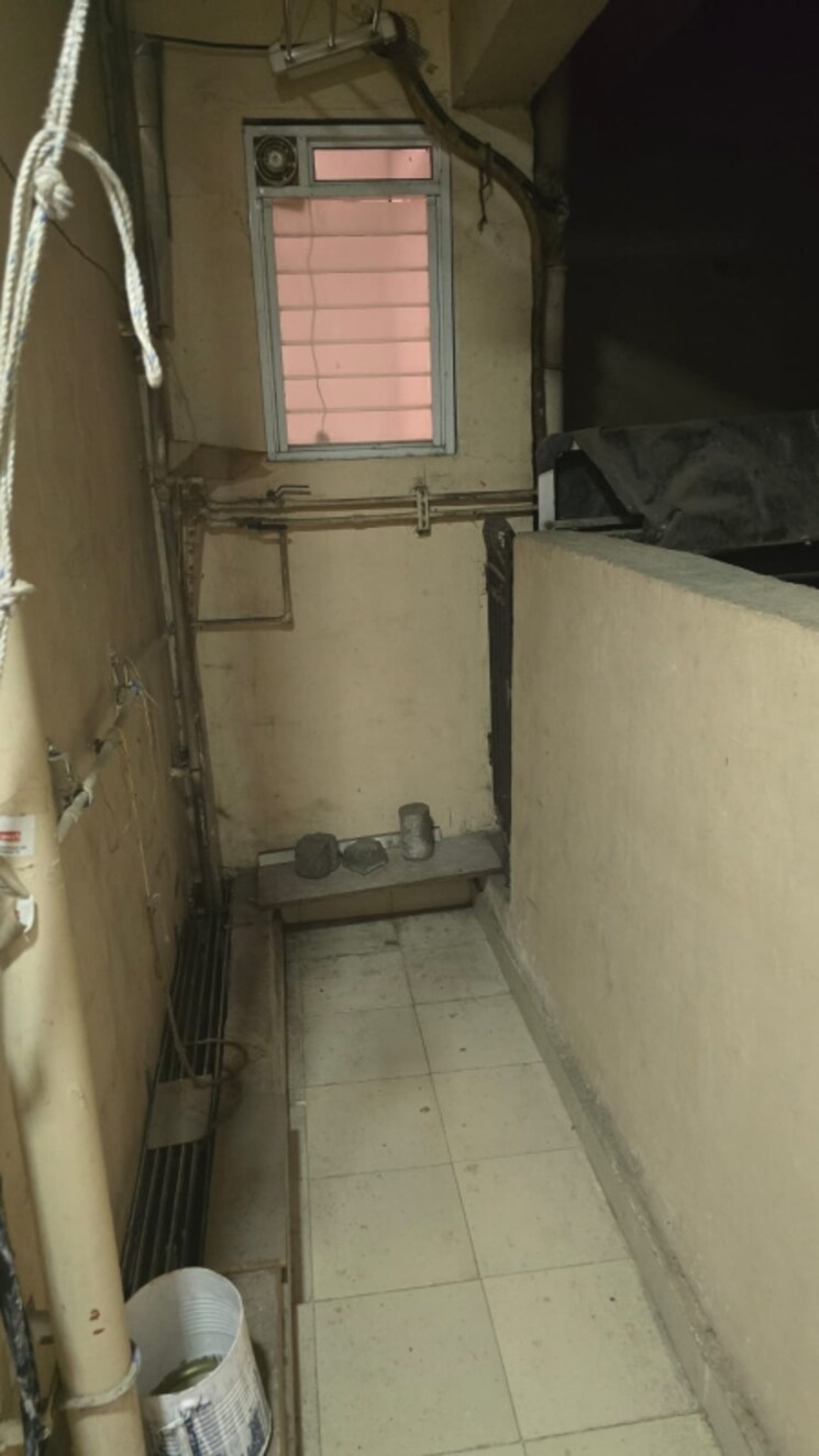 Bathroom, rustomjee-urbania-azziano 2 Bedroom 713 Sq.Ft. Apartment In Thane West Thane 8859097