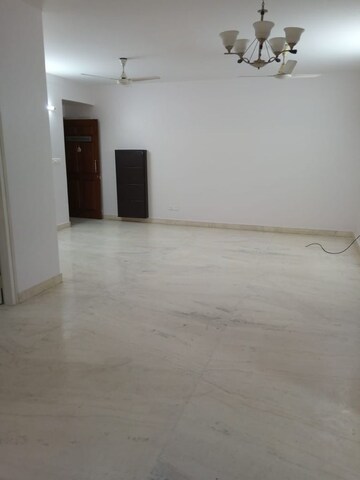 Room in 3 BHK Apartment at Embassy Grace, Richards Town – for Rent