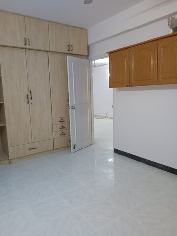 Room in 3 BHK Apartment at Embassy Grace, Richards Town – for Rent