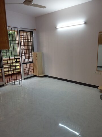 Room in 3 BHK Apartment at Embassy Grace, Richards Town – for Rent