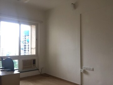 Room in 4 BHK Apartment at Hiranandani Estate Evelina, Ghodbunder Road – for Rent
