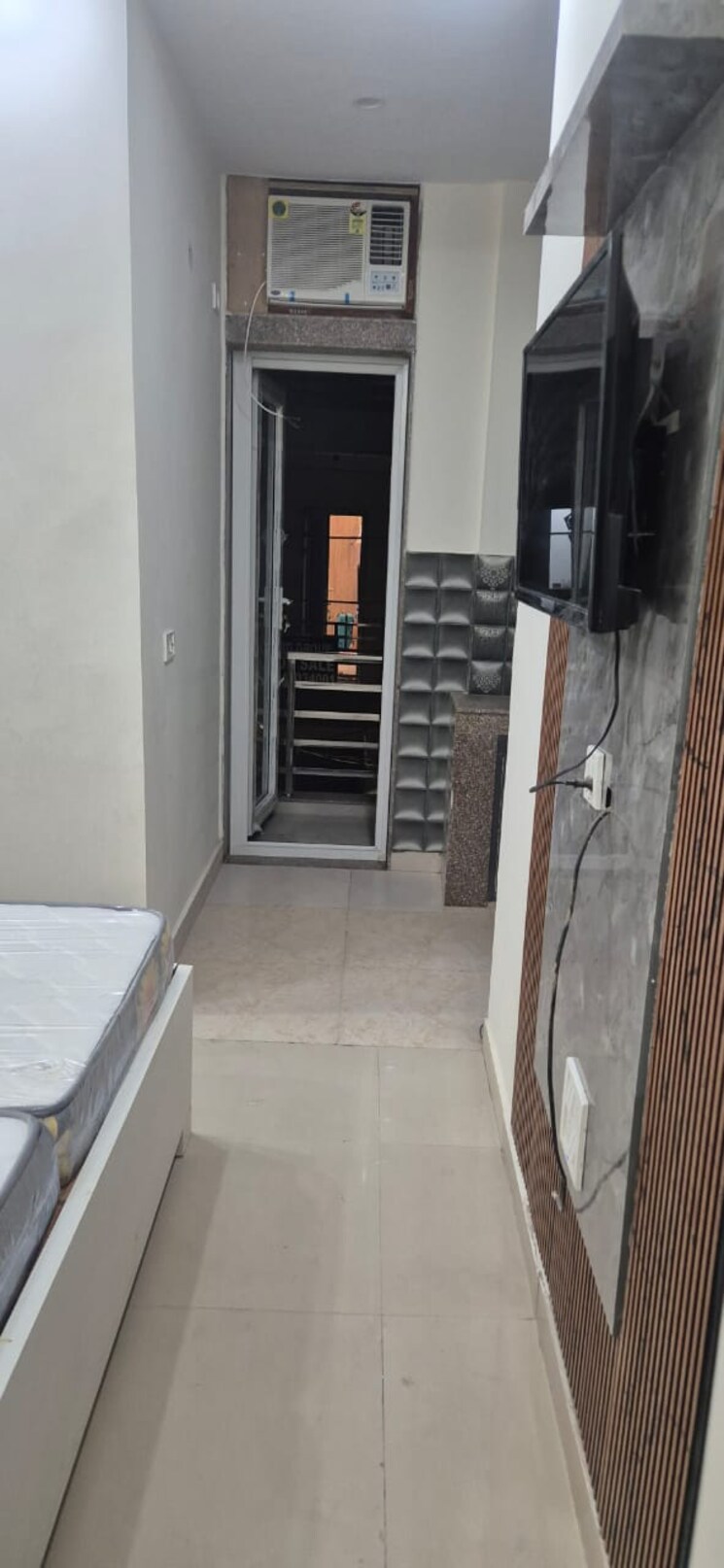 Room, sushant lok i 1 RK 200 Sq.Yd. Builder Floor In Sushant Lok I Gurgaon 8859265