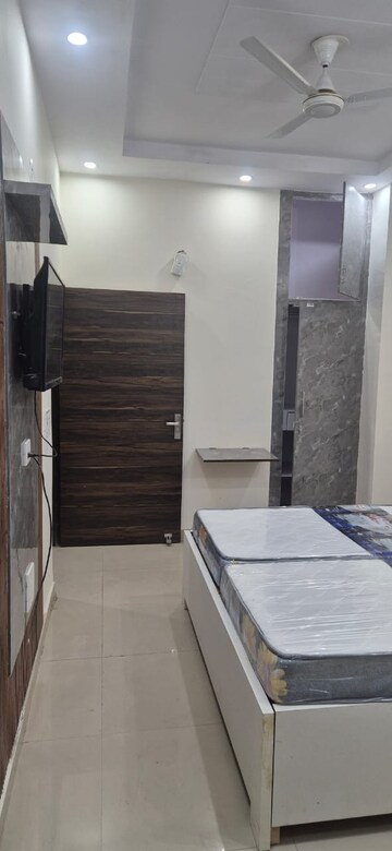 Room in 1 RK Builder Floor at Sushant Lok I – for Rent