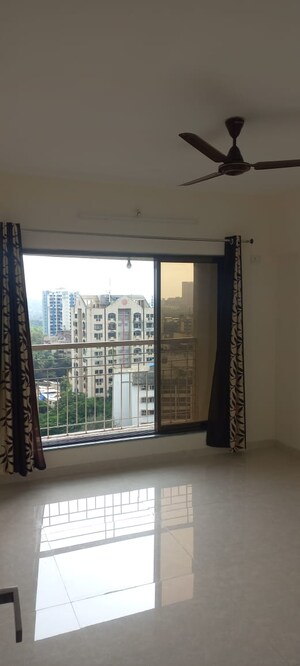 Room in 1 BHK Apartment at Conwood Astoria, Goregaon East – for Sale