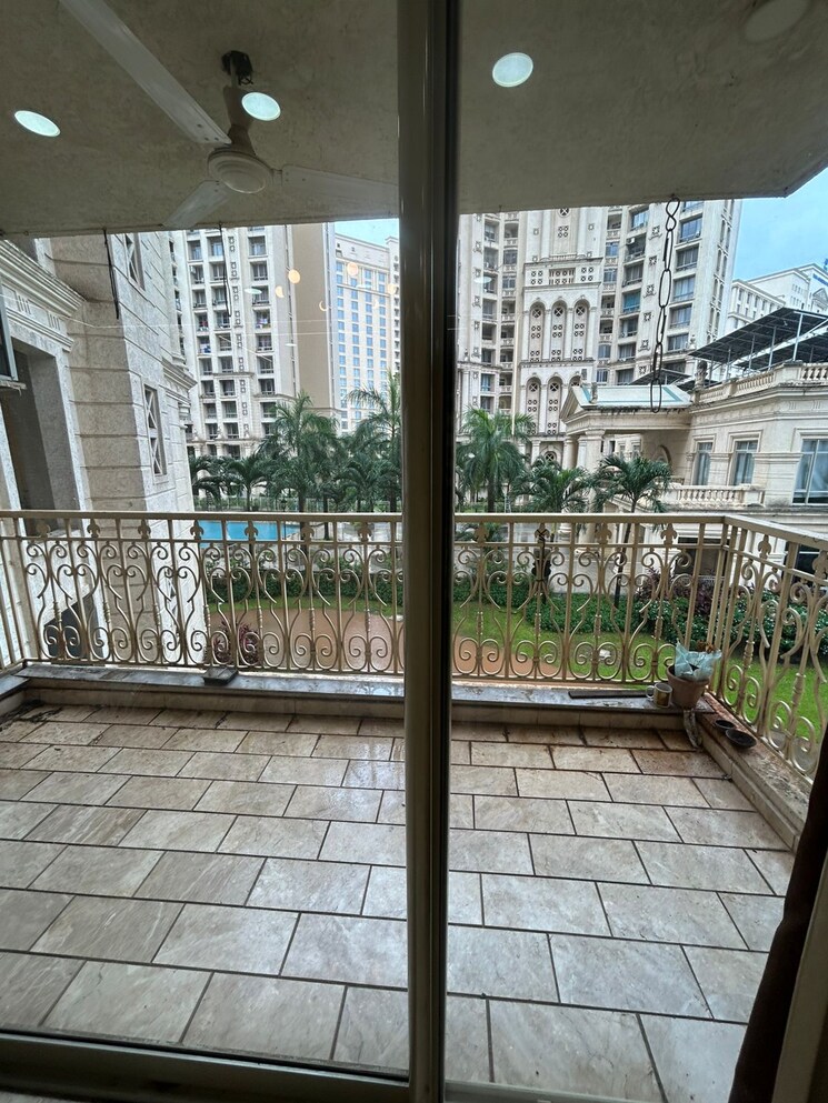 Balcony, hiranandani-skylark-enclave 3 Bedroom 1600 Sq.Ft. Apartment In Ghodbunder Road Thane 8859321
