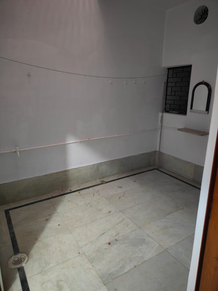 Room, indira nagar 4 Bedroom 650 Sq.Ft. Independent House In Indira Nagar Lucknow 8859527