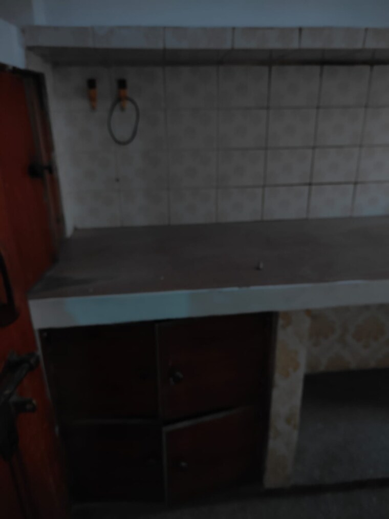 Kitchen, indira nagar 4 Bedroom 650 Sq.Ft. Independent House In Indira Nagar Lucknow 8859527