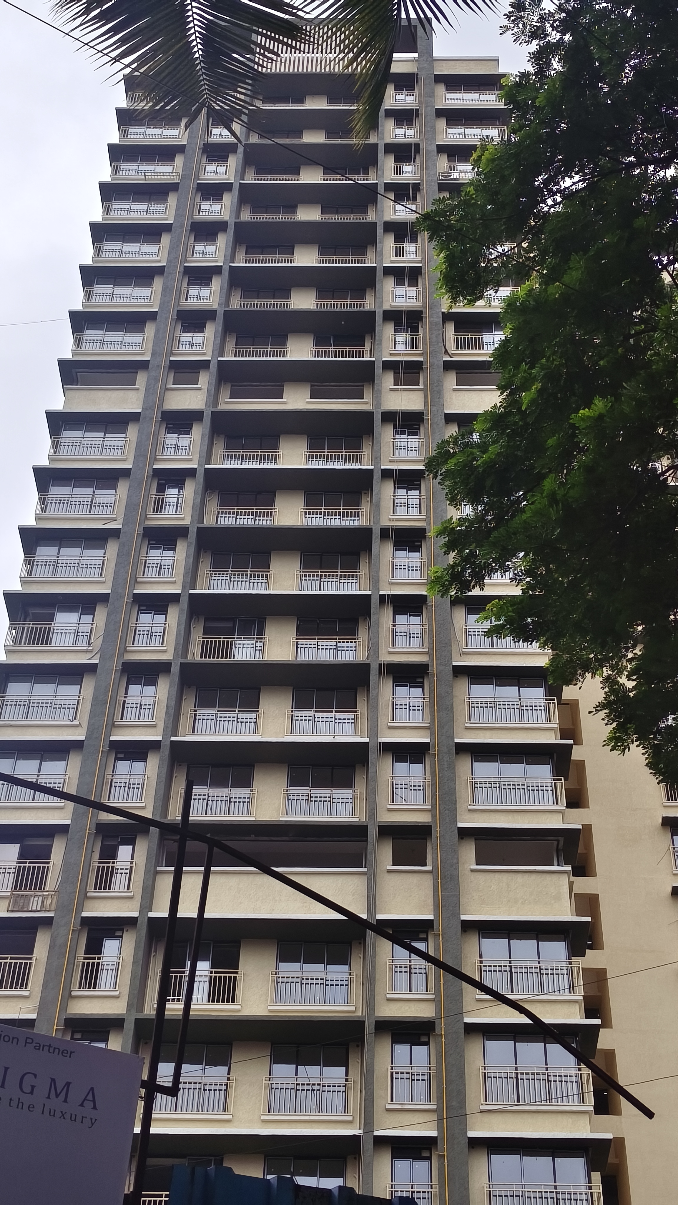 1 BHK + Extra Room Apartment For Rent in Oxford Navrang Crystal