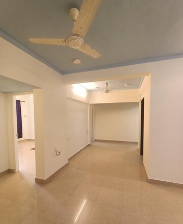 Room in 3 BHK Apartment at Palai House, Matunga – for Rent