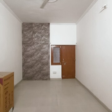 Room in 2 BHK Independent House at Gomti Nagar – for Rent