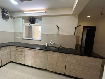 Room in 5 BHK Apartment at Rodas Enclave Evergreen, Patlipada – for Rent