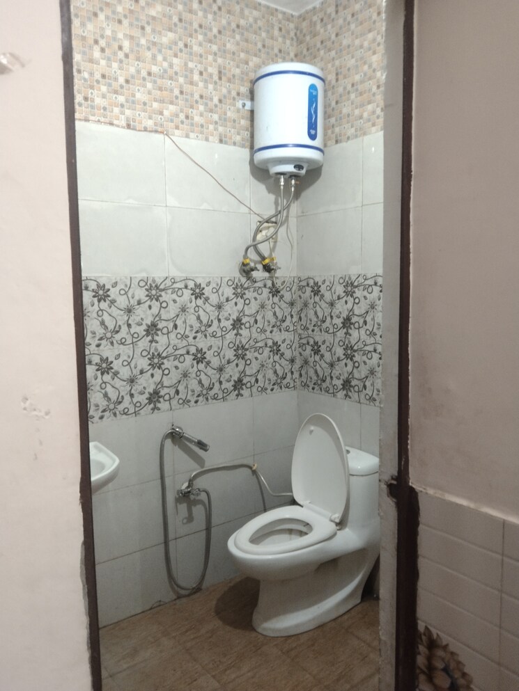 Bathroom, niti khand 1 Bedroom 550 Sq.Ft. Builder Floor In Niti Khand Ghaziabad 8859522