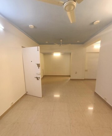 Room in 3 BHK Apartment at Palai House, Matunga – for Rent