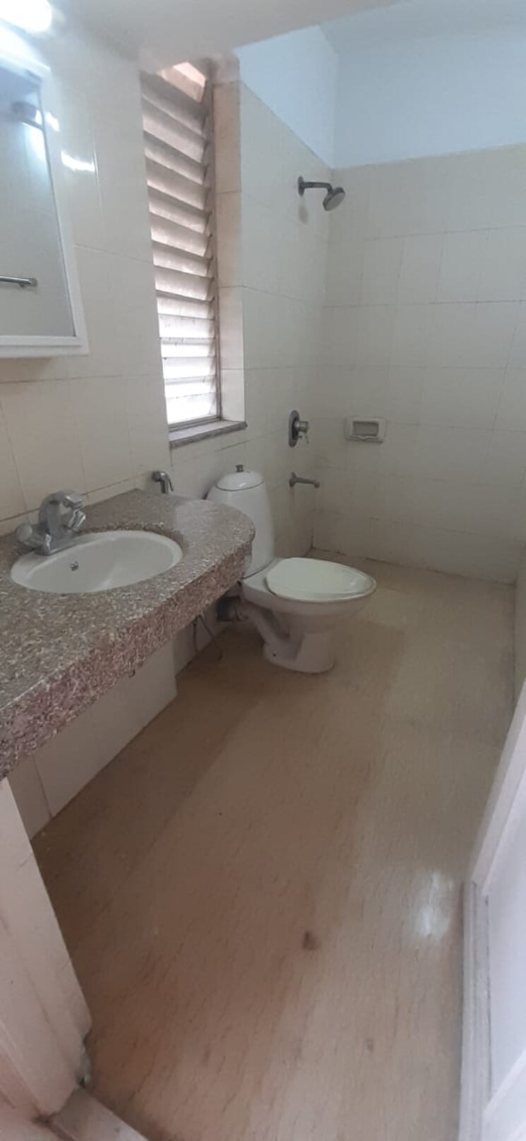 Bathroom, raheja-classique 3 Bedroom 990 Sq.Ft. Apartment In Andheri West Mumbai 8859532