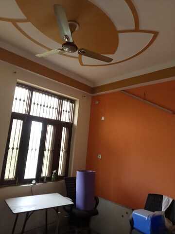 Furnished Amenities in 3 BHK Builder Floor at Niti Khand – for Rent